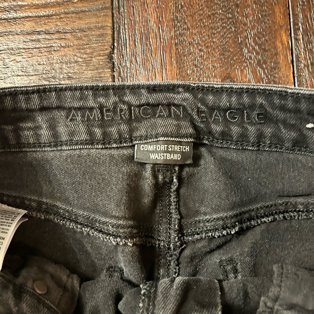 American Eagle Outfitters Comfort Stretch Waistband Black Mom Straight Jeans - Picture 4 of 11